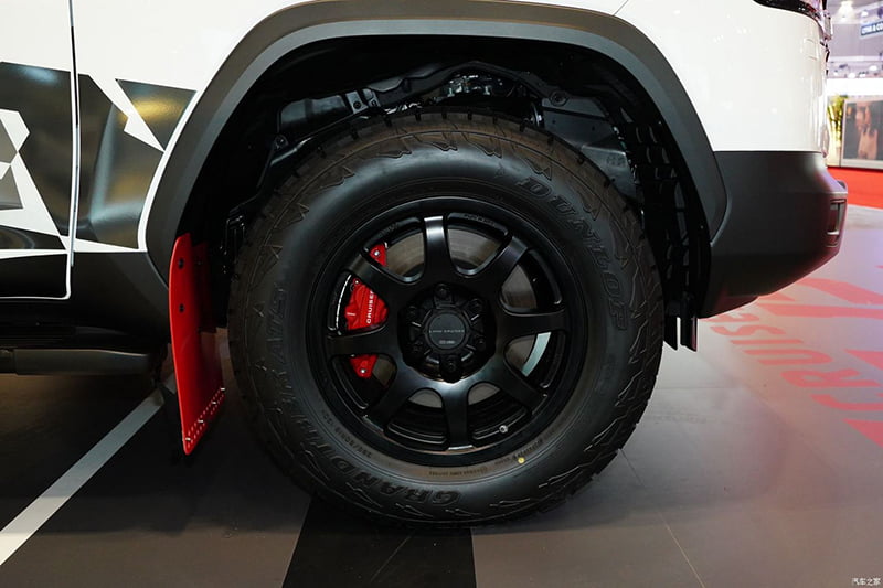 Toyota Land Cruiser 300 GR Sport